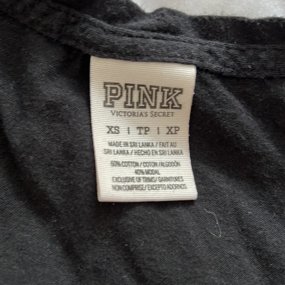 Workout top - Picture 3 of 3